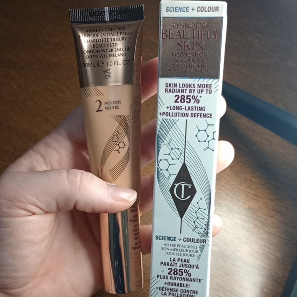 Charlotte Tilbury Beautiful Skin Foundation - 2 Neutral